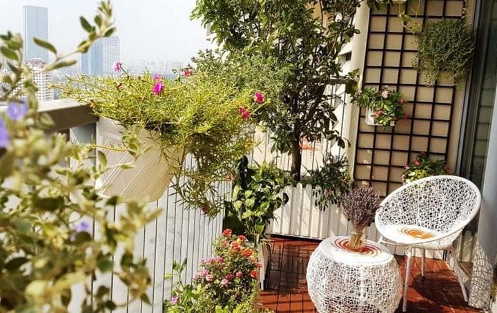 trang tri ban cong chung cu (1)