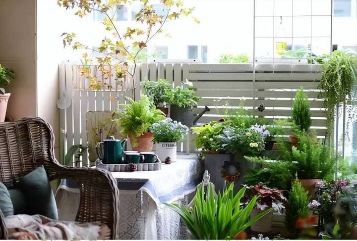 trang tri ban cong chung cu (2)